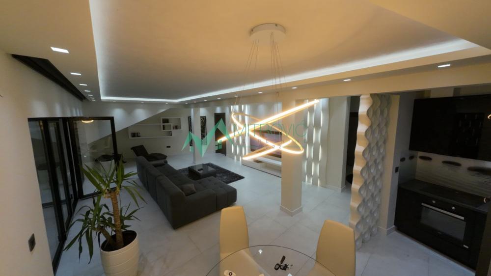 Slika 1 - Prodaje se luksuzan četvorosoban stan sa četiri parking mesta 