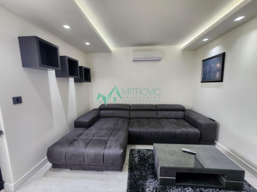 Slika 10 - Prodaje se luksuzan četvorosoban stan sa četiri parking mesta 