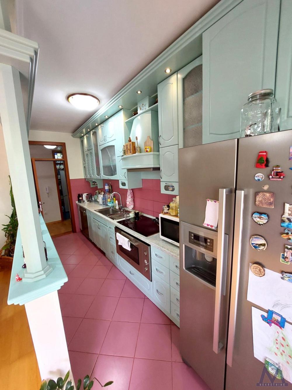 Slika 4 - Stan,NOVI SAD,CENTAR,kv: 163, € 545900, ID: 1018958