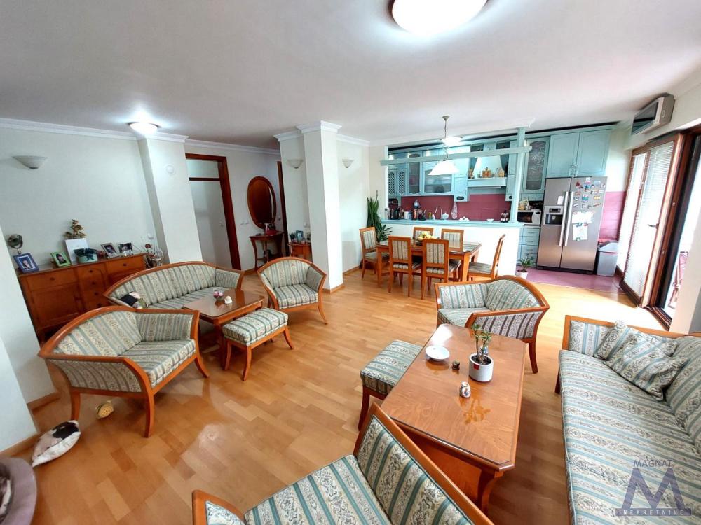 Slika 3 - Stan,NOVI SAD,CENTAR,kv: 163, € 545900, ID: 1018958