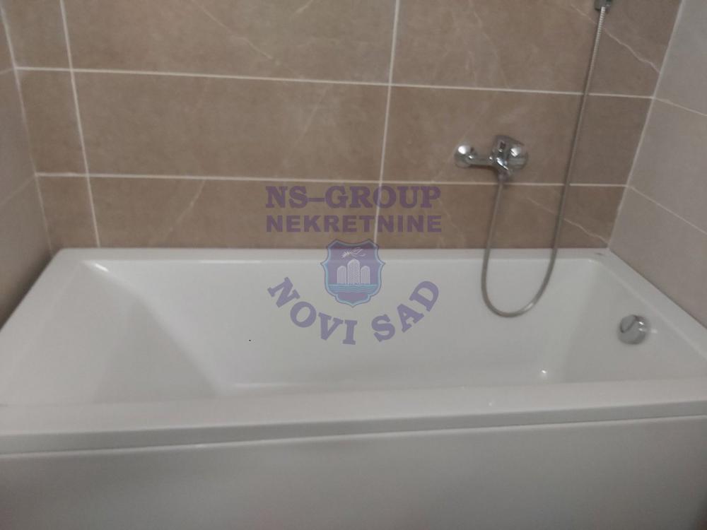 Slika 1 - Četvorosoban, Petrovaradin Novi Sad