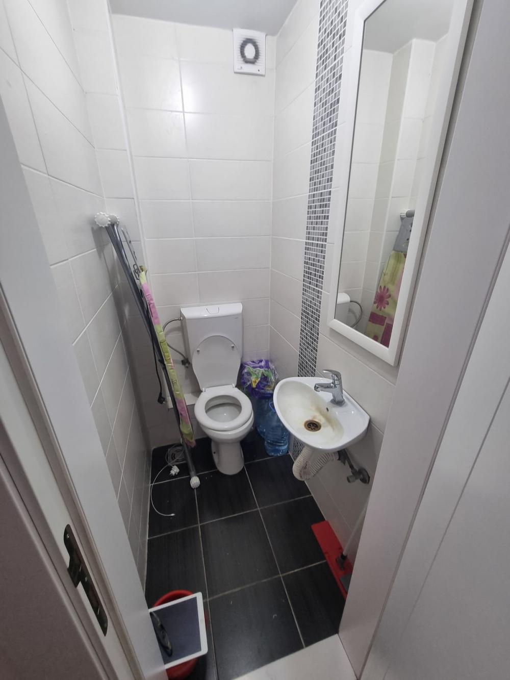 Slika 5 - Nov, sa nameštajem i parkingom