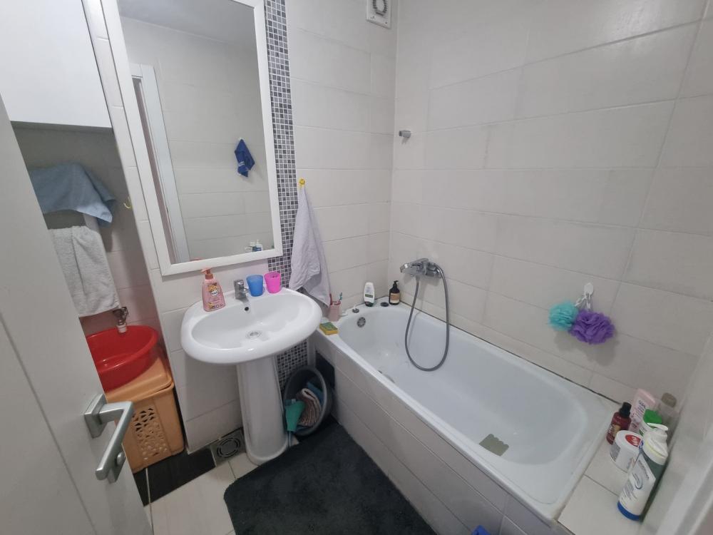 Slika 8 - Nov, sa nameštajem i parkingom