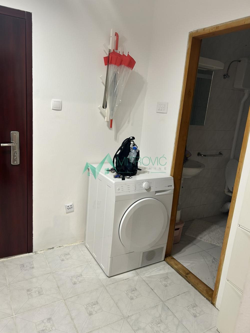 Slika 5 - Jednoiposoban stan kod Sajma 30 m2 