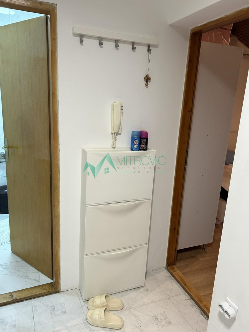 Slika 6 - Jednoiposoban stan kod Sajma 30 m2 