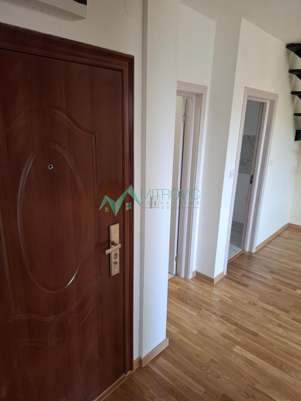 Slika 1 - Novi Sad, Nova Detelinara - Duplex, kompletno renoviran. 