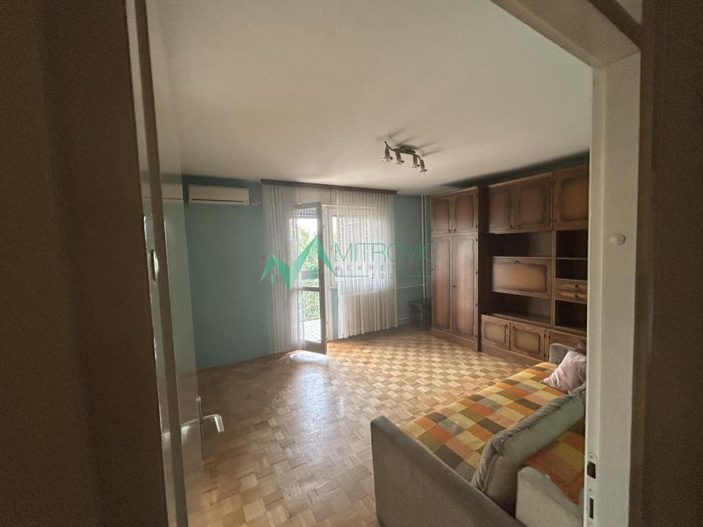 Glavna slika -Novi Sad, Bulevar Oslobođenja - Četvorosoban stan na atraktivnoj lokaciji 