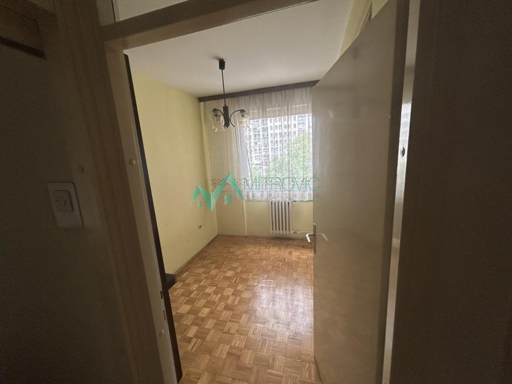 Slika 4 - Novi Sad, Bulevar Oslobođenja - Četvorosoban stan na atraktivnoj lokaciji 