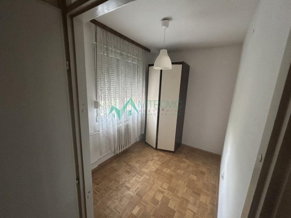 Slika 1 - Novi Sad, Bulevar Oslobođenja - Četvorosoban stan na atraktivnoj lokaciji 