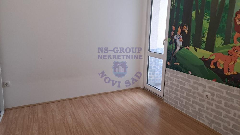 Slika 2 - Fantastičan dvosobanstan na jednoj od najtraženijih lokacija. Svetao , prostran. Sve prostorije imaju prirodnu ventilaciju. Bez većeg ulaganja. Pozovite nas.  543926