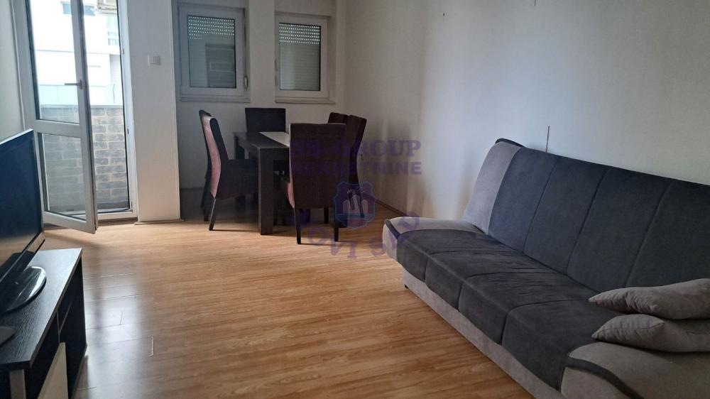 Slika 1 - Fantastičan dvosobanstan na jednoj od najtraženijih lokacija. Svetao , prostran. Sve prostorije imaju prirodnu ventilaciju. Bez većeg ulaganja. Pozovite nas.  543926