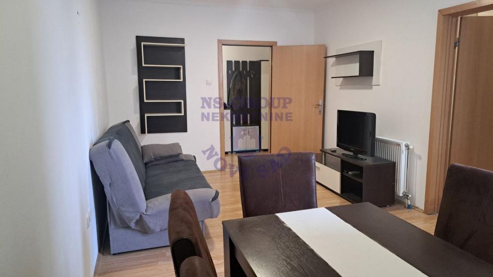 Slika 4 - Fantastičan dvosobanstan na jednoj od najtraženijih lokacija. Svetao , prostran. Sve prostorije imaju prirodnu ventilaciju. Bez većeg ulaganja. Pozovite nas.  543926