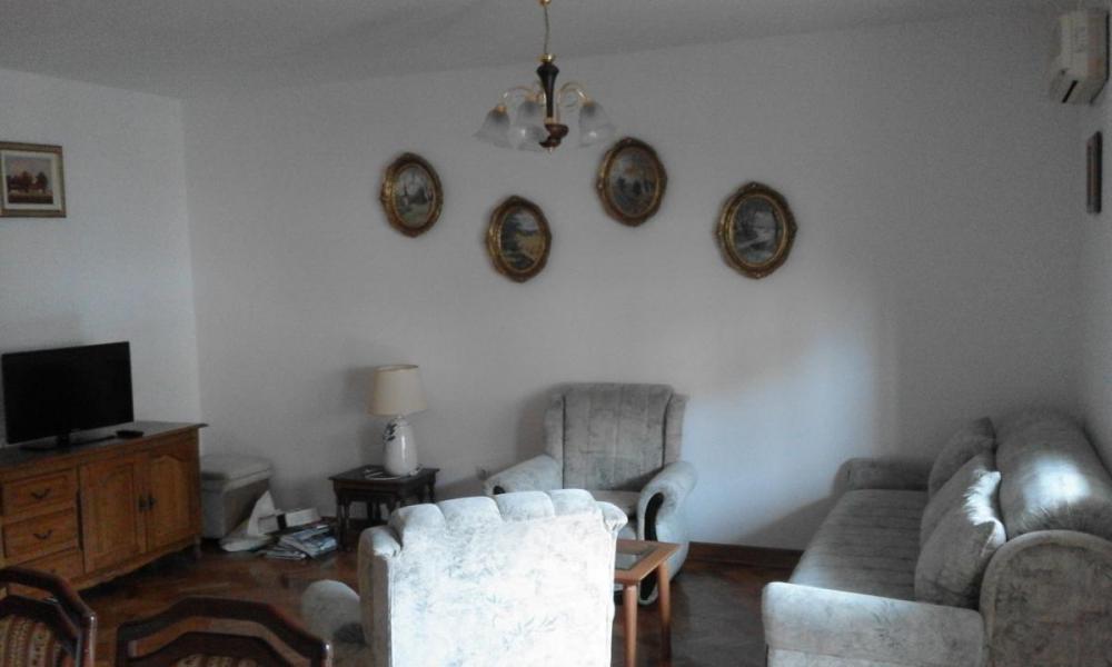 Slika 6 - TROSOBAN 103m Novi Sad Vase Stajića - strogi Centar Uknjizen