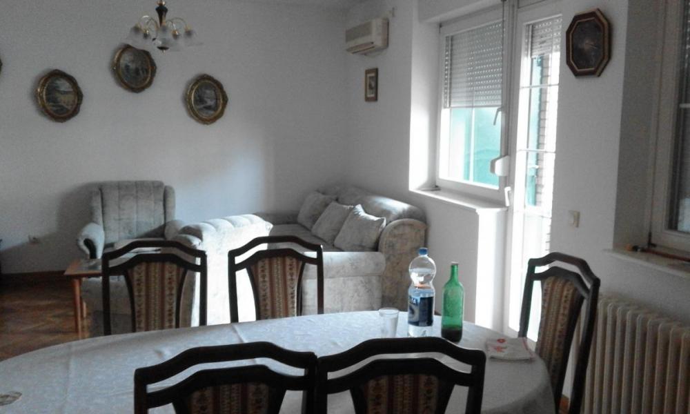 Slika 8 - TROSOBAN 103m Novi Sad Vase Stajića - strogi Centar Uknjizen