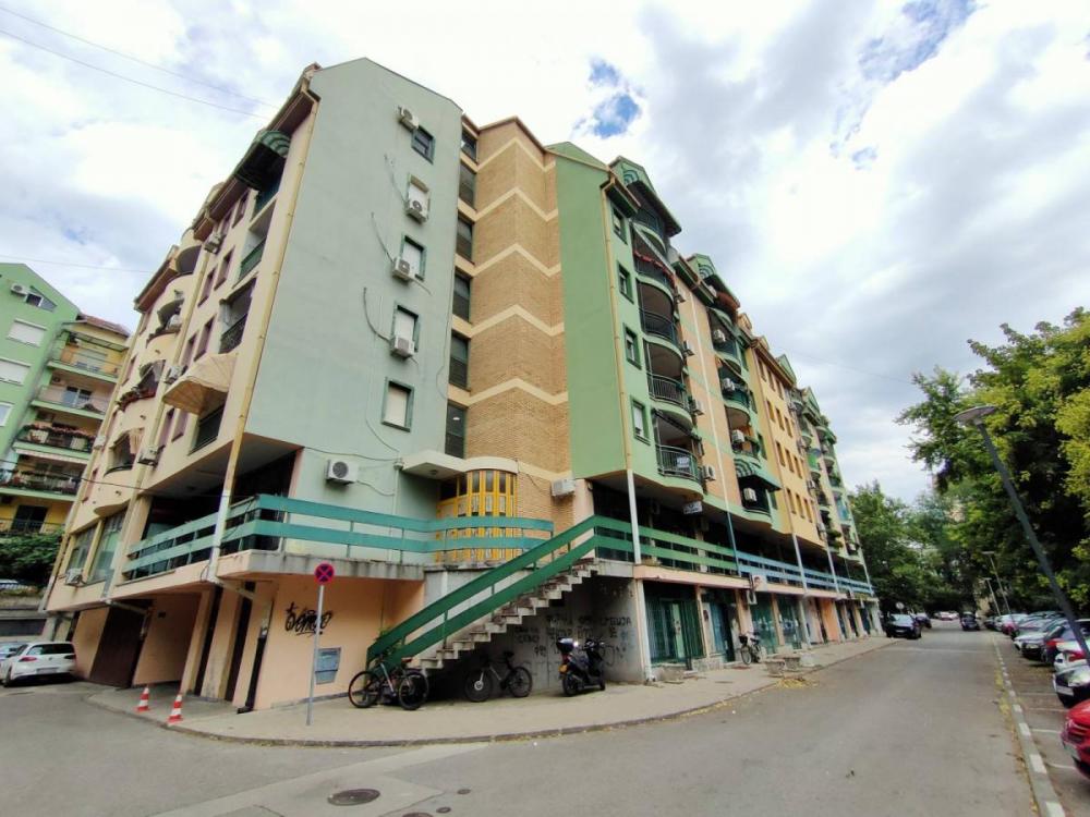 Slika 1 - TROSOBAN 103m Novi Sad Vase Stajića - strogi Centar Uknjizen