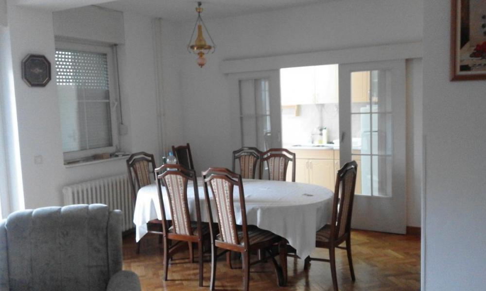 Slika 4 - TROSOBAN 103m Novi Sad Vase Stajića - strogi Centar Uknjizen