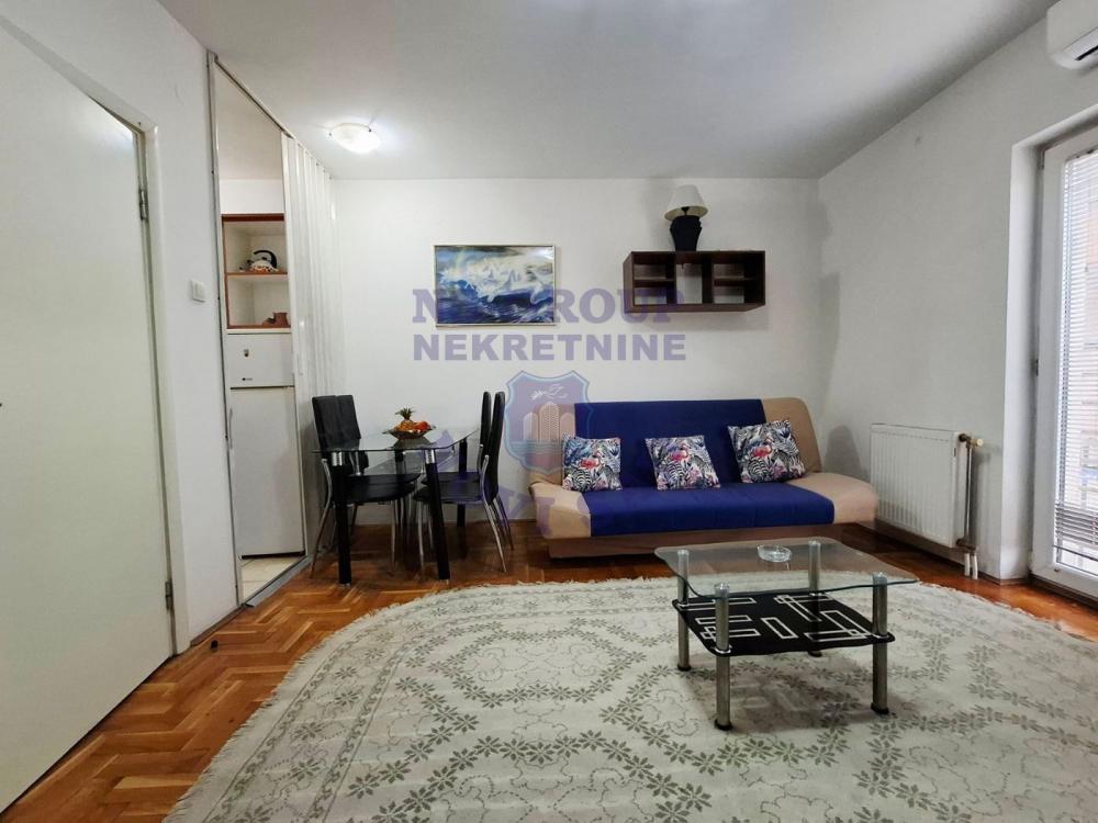 Slika 2 - Odlična garsonjera- Nova Detelinara!