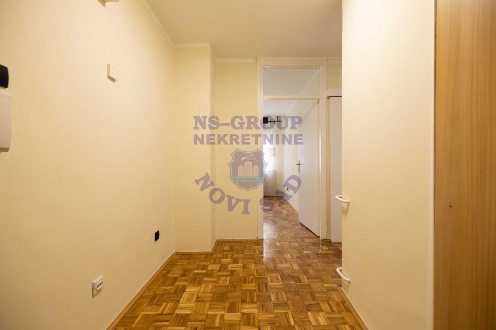 Slika 4 - Komforan dvosoban stan na Novom Naselju, može da bude dvoiposoban