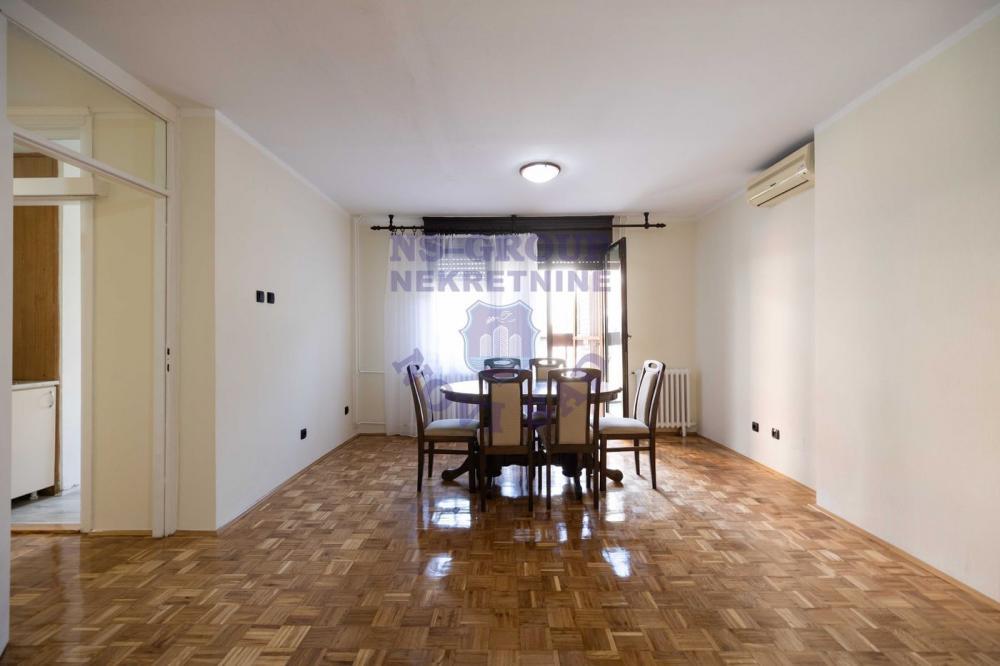 Glavna slika -Komforan dvosoban stan na Novom Naselju, može da bude dvoiposoban