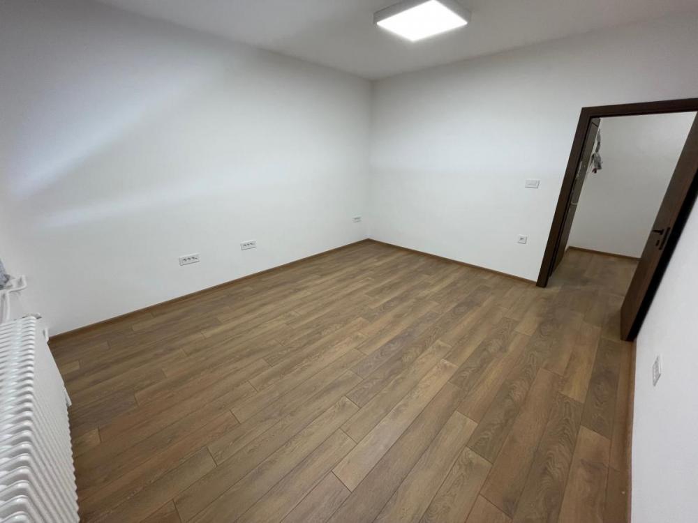 Slika 5 - Dvoiposoban stan 60m M. Gorkog renoviran TOP