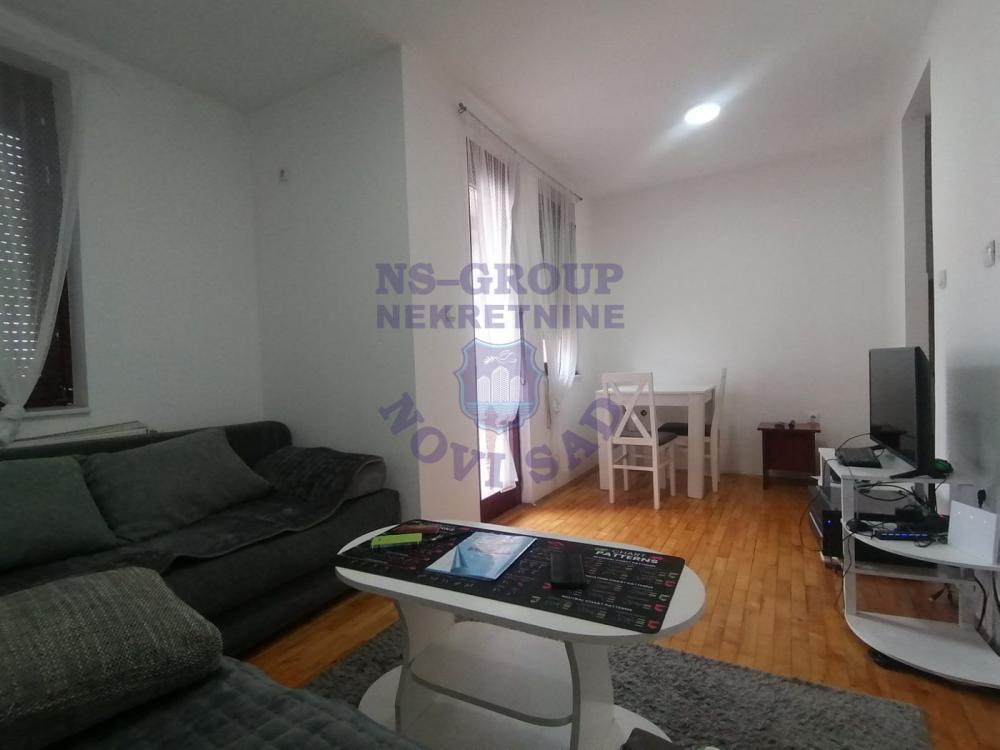 Glavna slika -Jednosoban stan, Ž.Stanica