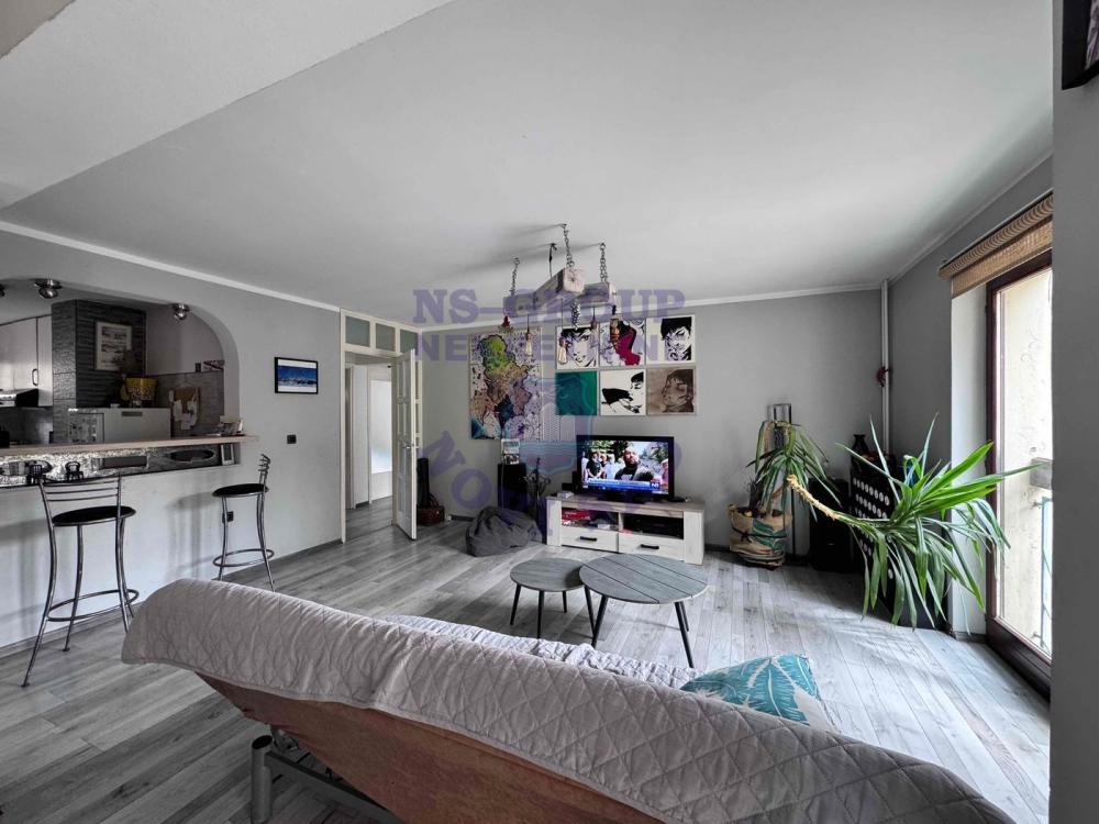 Glavna slika -Četvorosoban stan u centru! 102m2