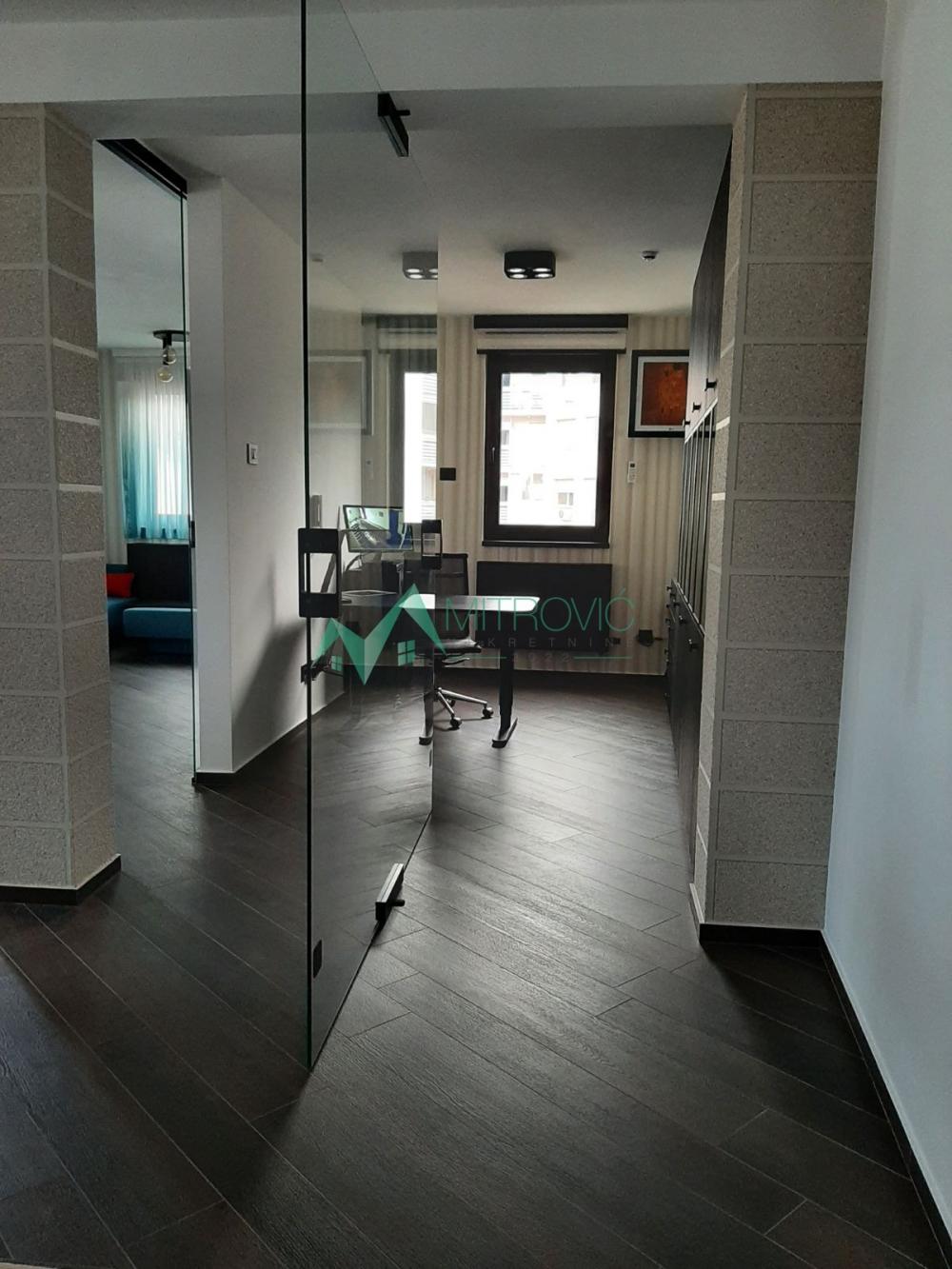 Slika 5 - Luksuzni dupleks stan u centru grada