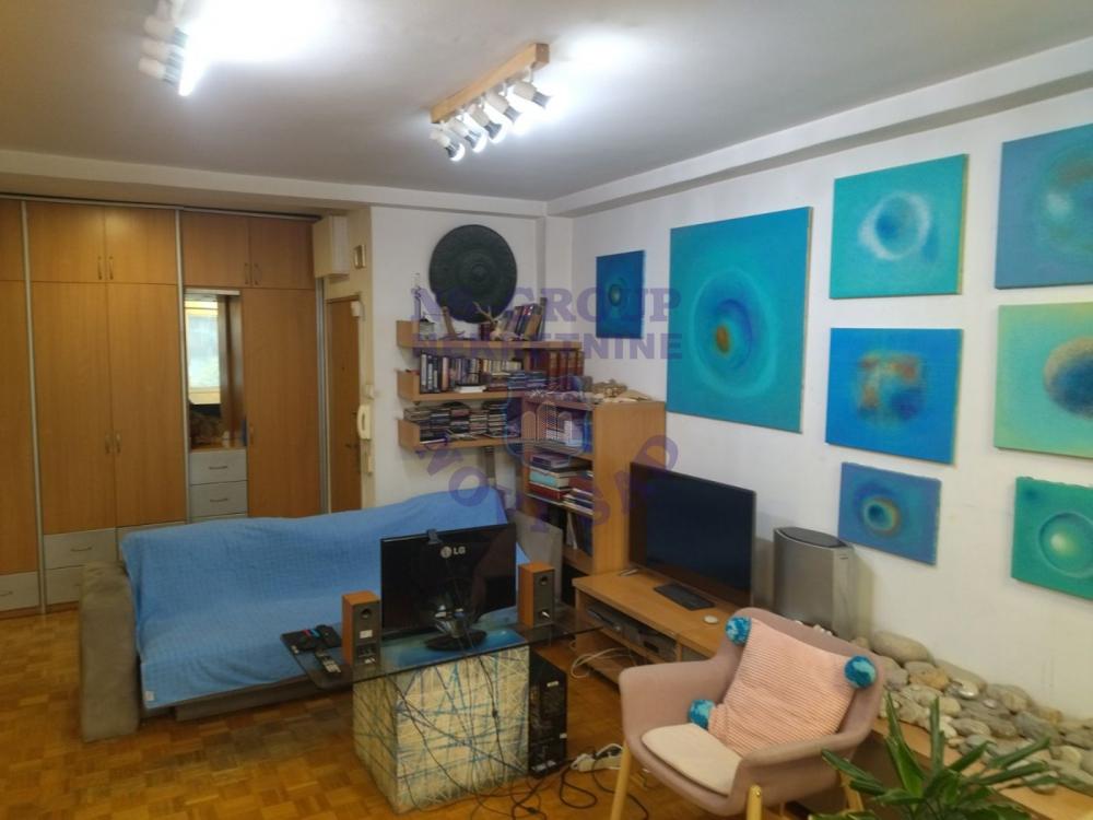 Slika 10 - Dvosoban stan na Bulevaru 54m2 