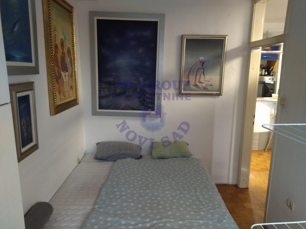 Slika 7 - Dvosoban stan na Bulevaru 54m2 