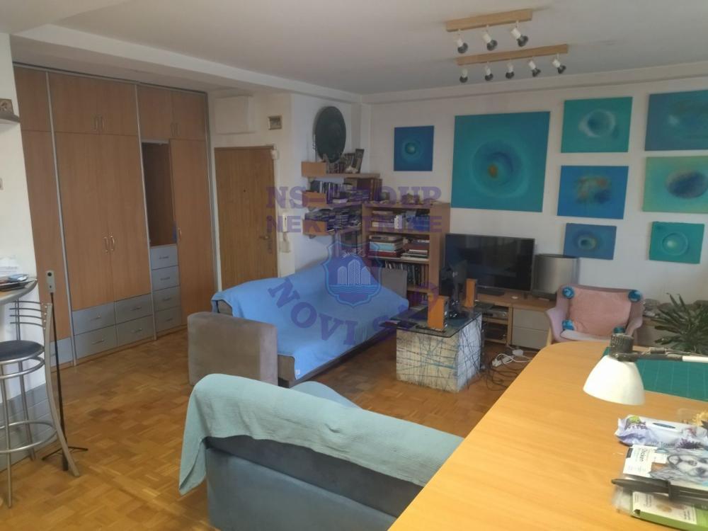 Glavna slika -Dvosoban stan na Bulevaru 54m2 