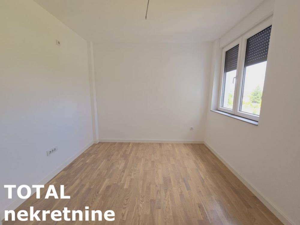 Slika 6 - Stan,PETROVARADIN,PETROVARADIN,kv: 72.00, € 155750, ID: 1098221