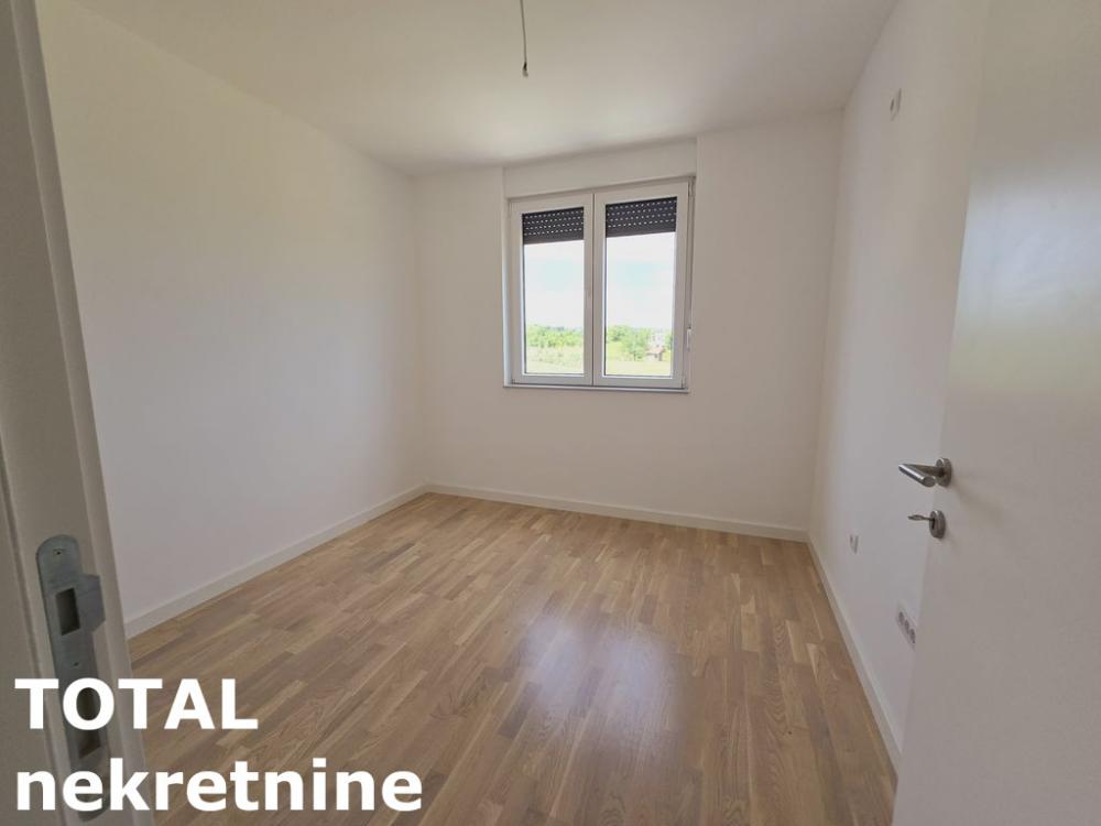 Slika 5 - Stan,PETROVARADIN,PETROVARADIN,kv: 72.00, € 155750, ID: 1098221