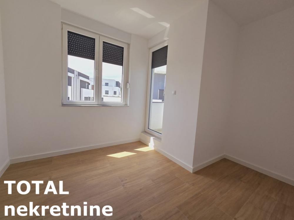 Slika 4 - Stan,PETROVARADIN,PETROVARADIN,kv: 72.00, € 155750, ID: 1098221