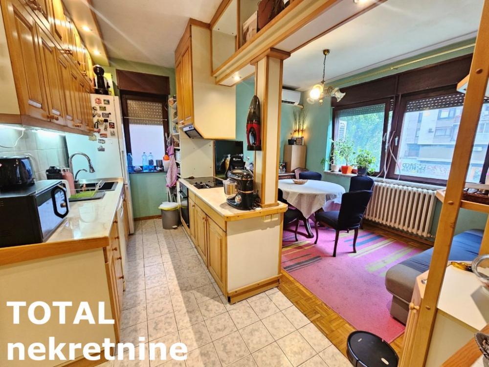 Glavna slika -Stan,NOVI SAD,BULEVAR,kv: 65.00, € 195000, ID: 1100562