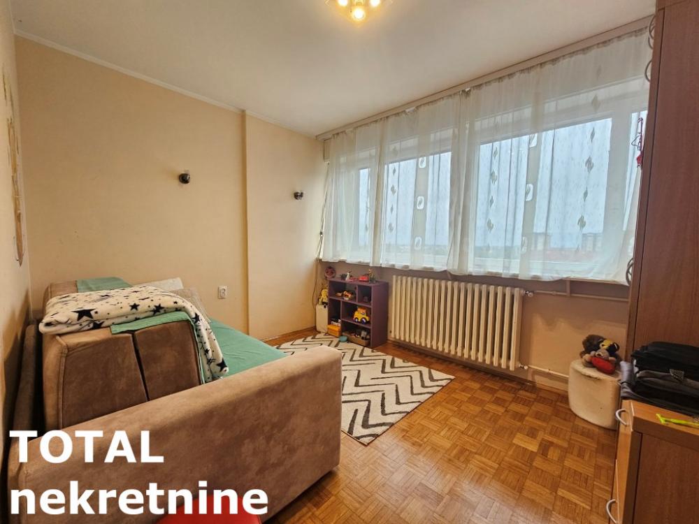 Slika 4 - Stan,NOVI SAD,BULEVAR,kv: 41.00, € 115000, ID: 1100669