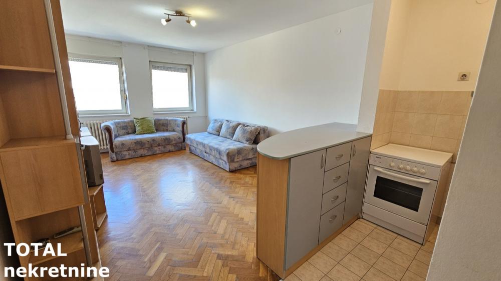 Slika 3 - Stan,NOVI SAD,CENTAR,kv: 29.00, € 105000, ID: 1100948