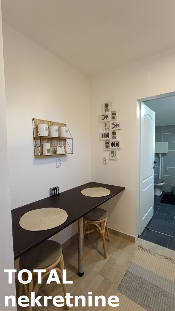 Slika 6 - Stan,NOVI SAD,CARA DUSANA,kv: 22.00, € 66950, ID: 1099859