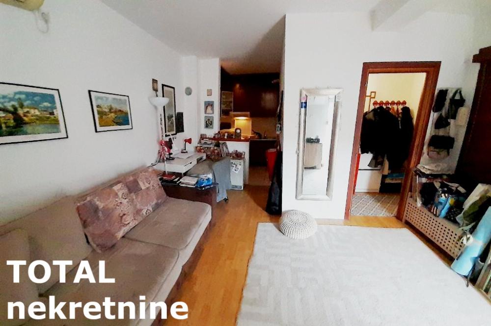 Slika 1 - Stan,NOVI SAD,CARA DUSANA,kv: 78.00, € 128600, ID: 1100142