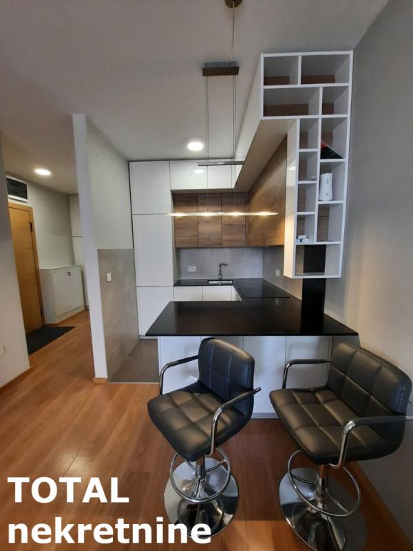 Slika 4 - Stan,NOVI SAD,CENTAR,kv: 49.00, € 250000, ID: 1100585