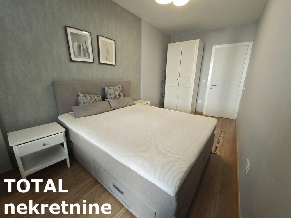 Slika 8 - Stan,NOVI SAD,CENTAR,kv: 49.00, € 250000, ID: 1100585