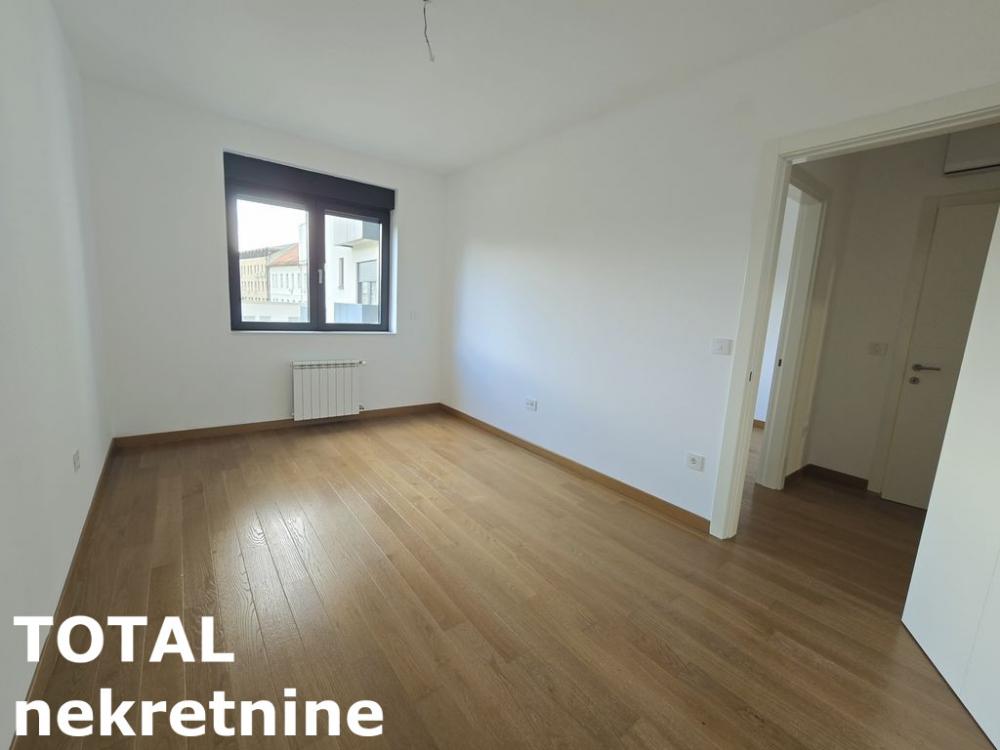 Slika 2 - Stan,NOVI SAD,CENTAR,kv: 86.00, € 393880, ID: 1100586