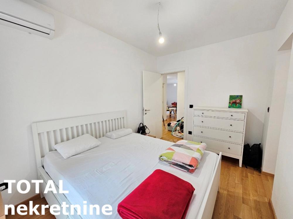 Slika 9 - Stan,NOVI SAD,CARA DUSANA,kv: 85.00, € 221000, ID: 1100093