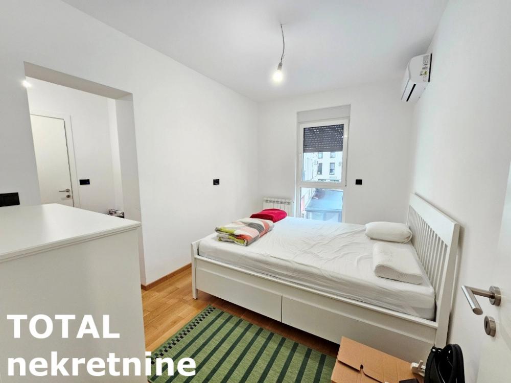 Slika 8 - Stan,NOVI SAD,CARA DUSANA,kv: 85.00, € 221000, ID: 1100093