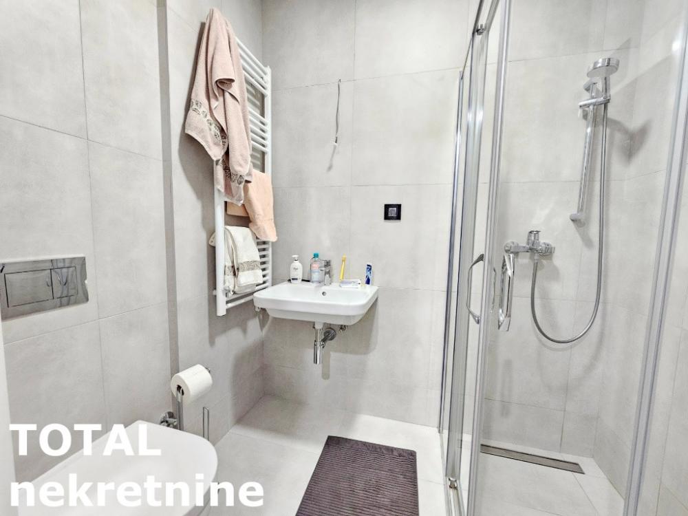 Slika 7 - Stan,NOVI SAD,CARA DUSANA,kv: 85.00, € 221000, ID: 1100093