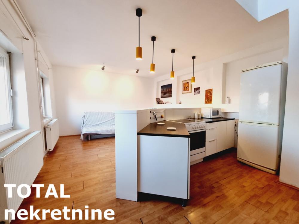 Slika 4 - Stan,PETROVARADIN,GRADIC,kv: 85.00, € 128750, ID: 1099515