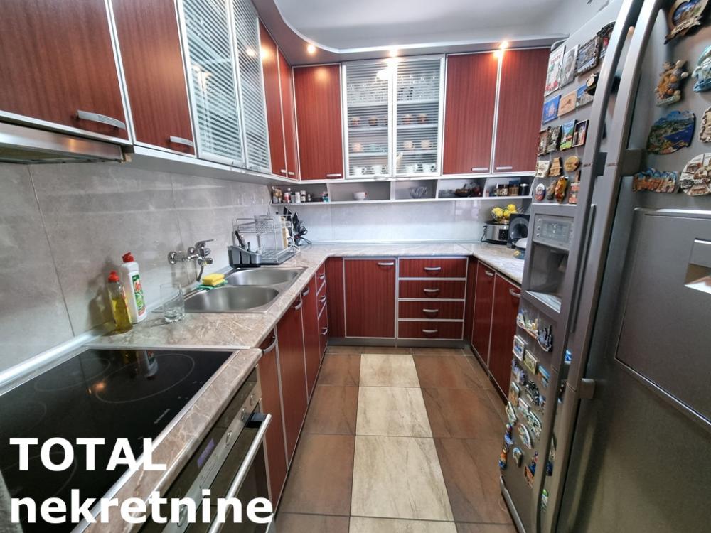 Slika 5 - Stan,NOVI SAD,BULEVAR,kv: 77.00, € 198800, ID: 1100936