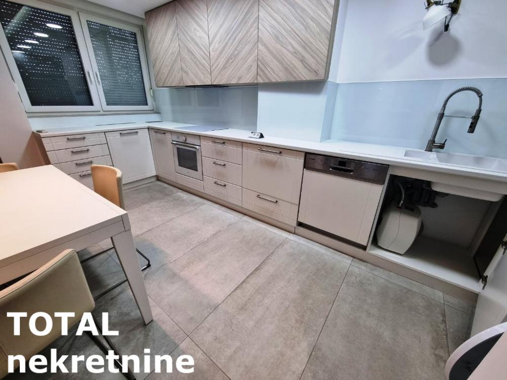 Slika 10 - Stan,NOVI SAD,LIMAN 1,kv: 56.00, € 190000, ID: 1097695