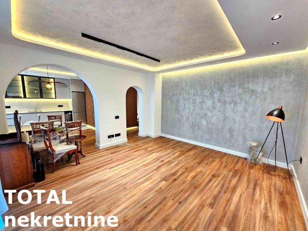 Slika 1 - Stan,NOVI SAD,CENTAR,kv: 119.00, € 321300, ID: 1100252