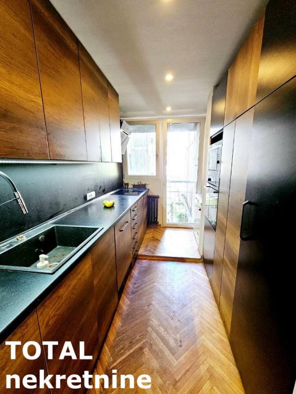 Slika 10 - Stan,NOVI SAD,LIMAN 4,kv: 86.00, € 220000, ID: 1100429