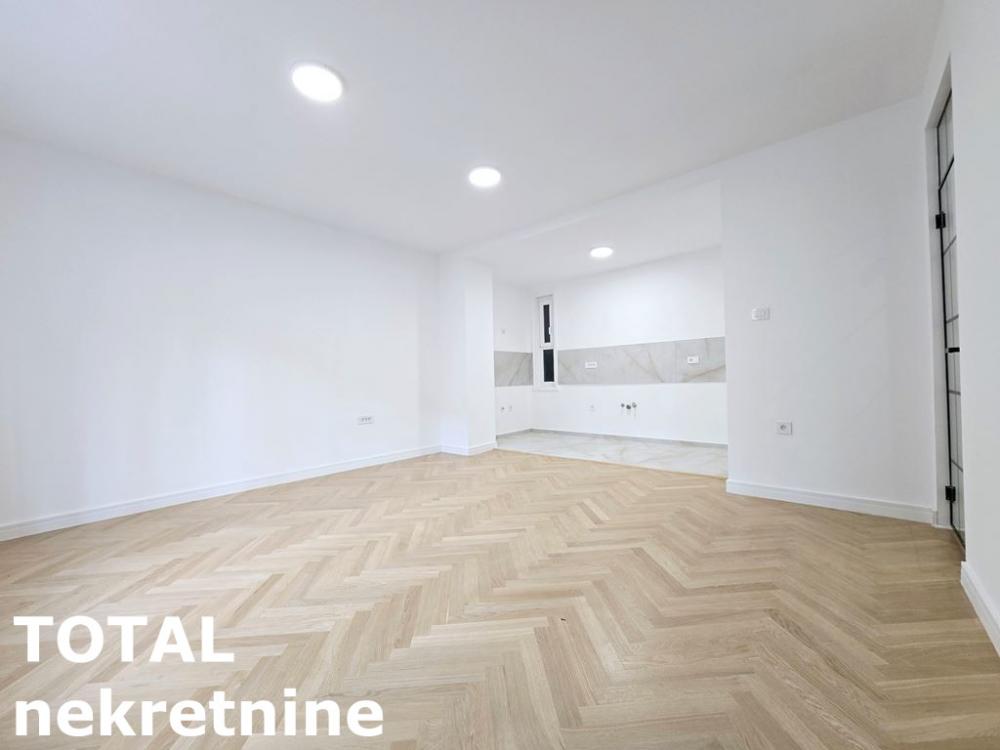 Slika 2 - Stan,NOVI SAD,CENTAR,kv: 112.00, € 392000, ID: 1100351